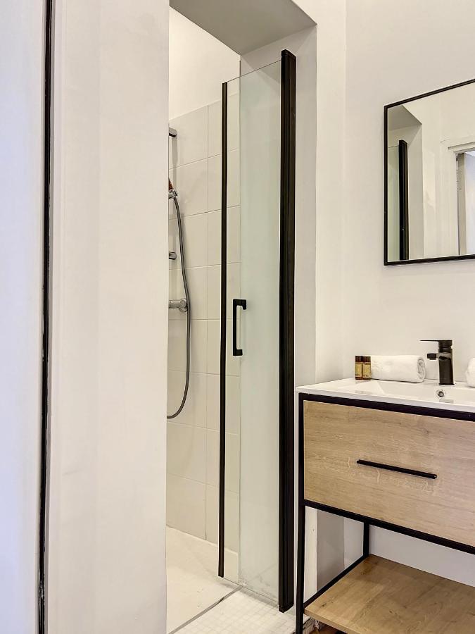 Rose Apartment องเฟลอร์ ภายนอก รูปภาพ